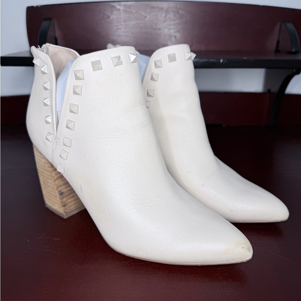 Steve Madden Leather Studded White Ankle Boots - Picture 1 of 8